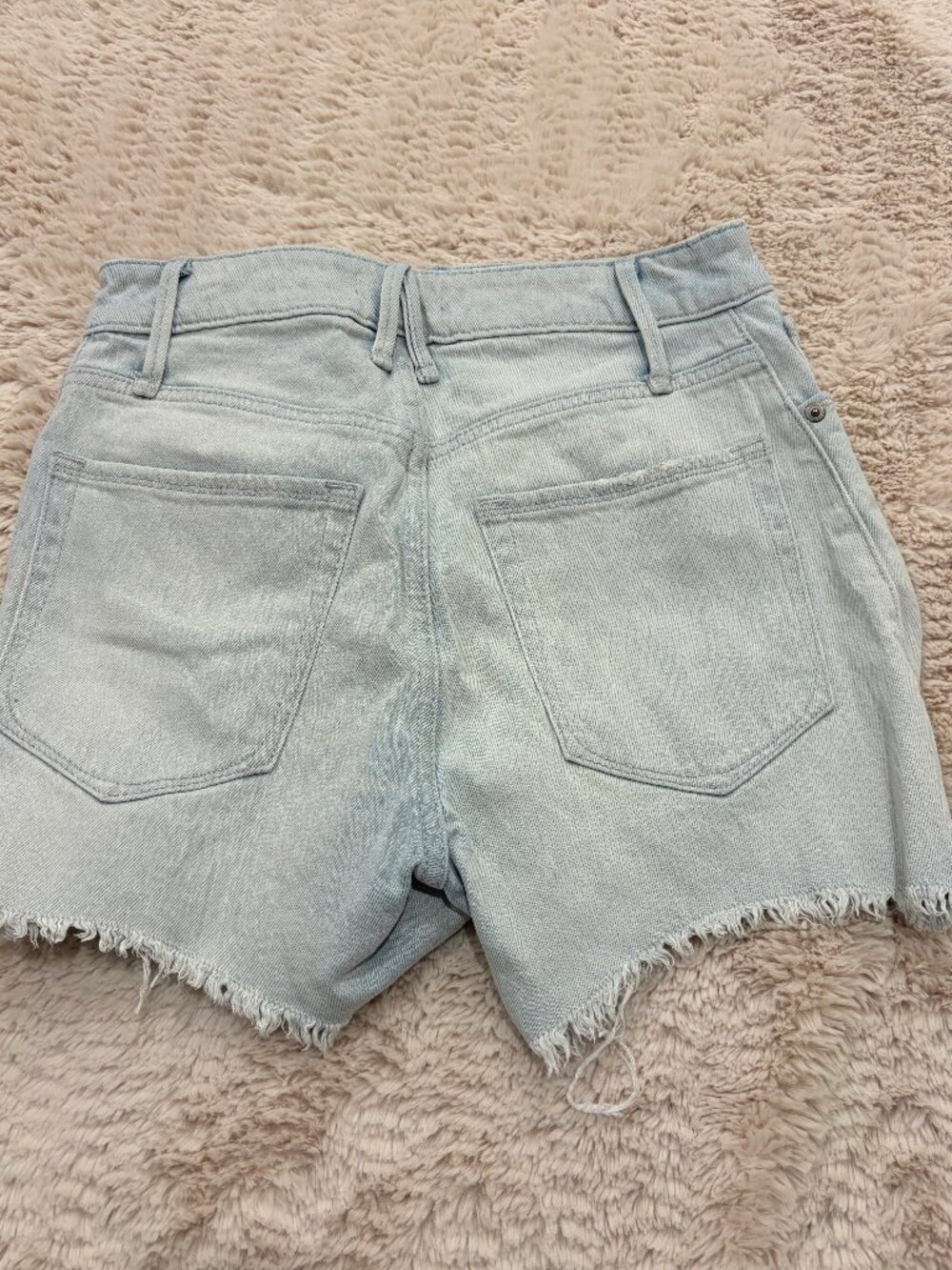 Good American Bombshell Distressed Cutoff Denim Shorts Button Fly 00/24 - Picture 2 of 3